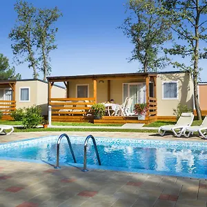 Maistra Valkanela Mobile Homes 4* Фунтана