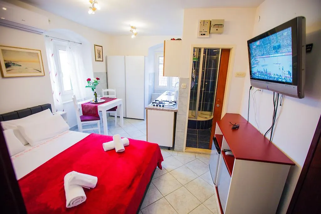Golden Gate Dream Rooms Сплит
